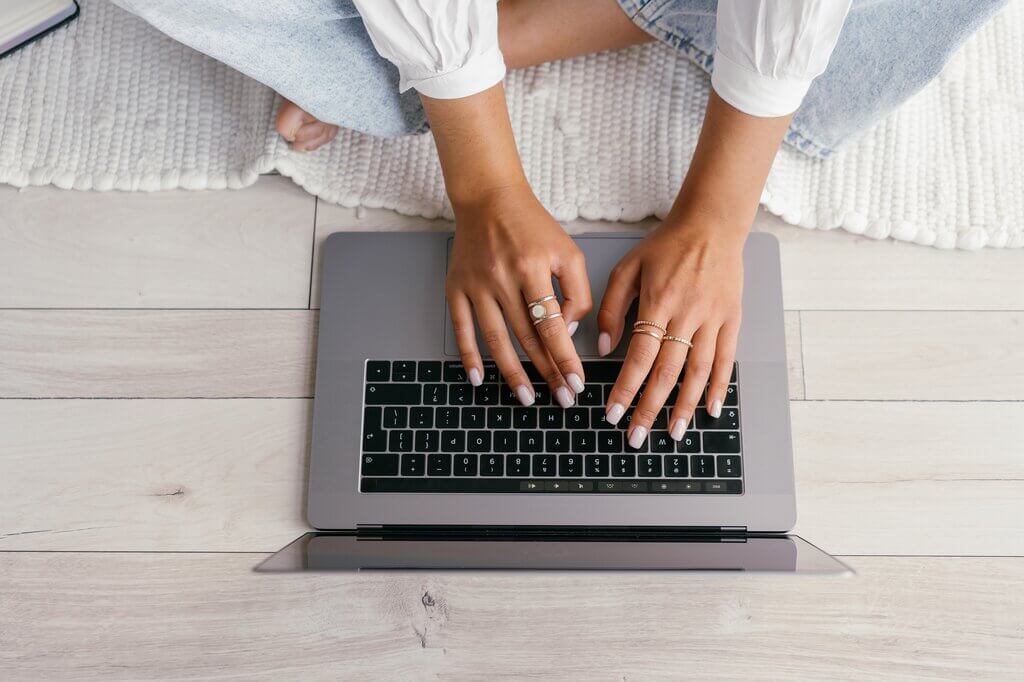 50 Freelancing And Online Business Ideas To Make Money Fast