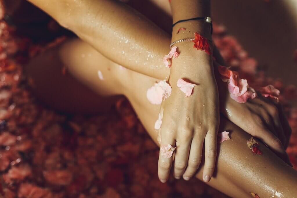 Love Myself at Night: Night Time Self Care Essentials
